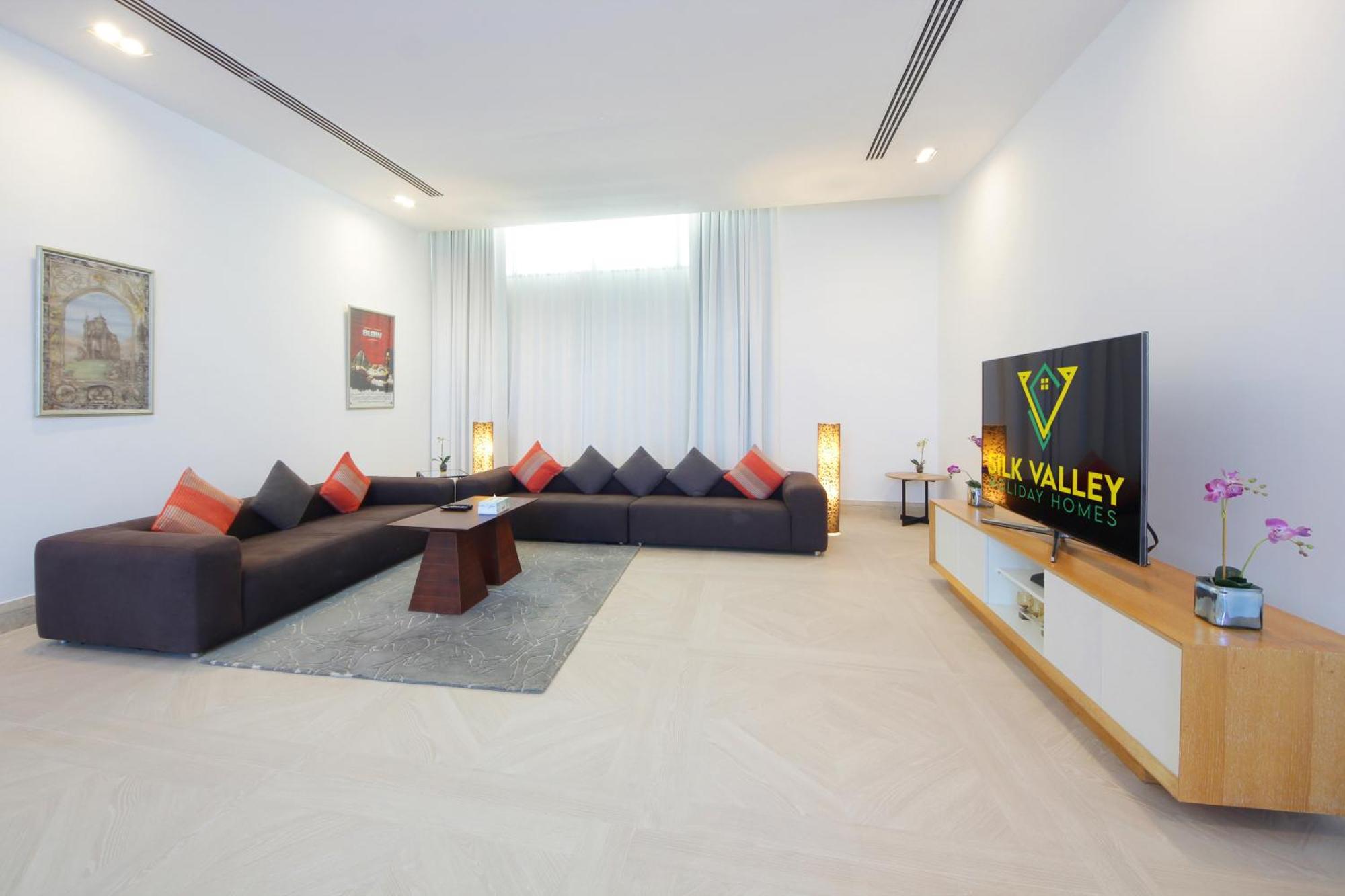 Silk Valley - Grand 6-Bedroom Beach Front Villa Abu Dhabi Exterior photo